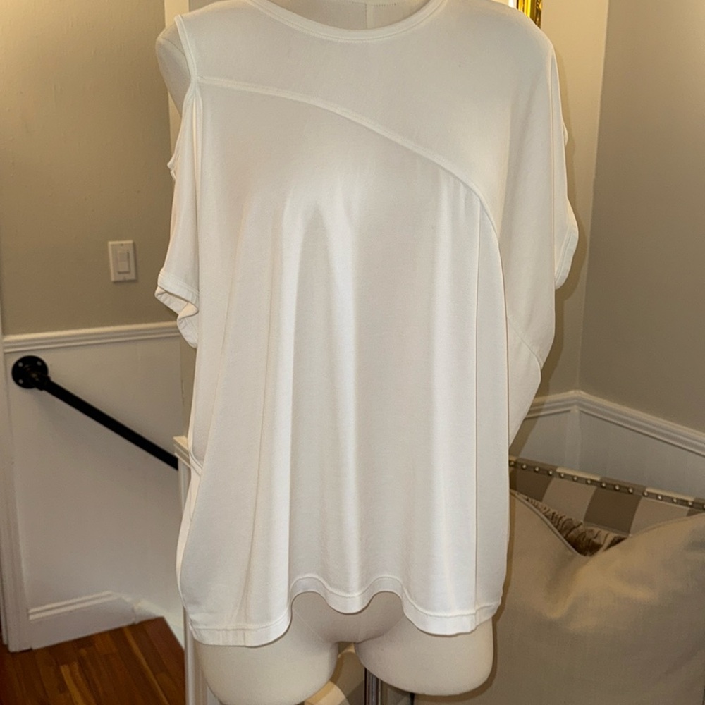 Sen White Asymmetrical Tee. One size. Like new.